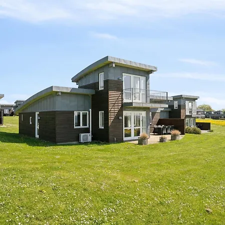 Holiday home Halvor - 275m From The Sea By Interhome *