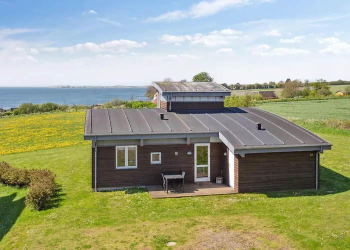 Holiday home Halvor - 275m From The Sea By Interhome